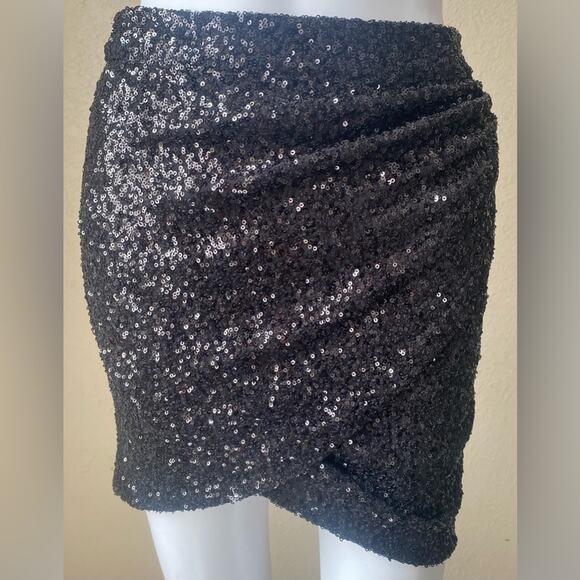 Forever 21 | Women's Black Sparkly Glitter Sequin Mini Skirt | NWT | Small - Picture 1 of 3